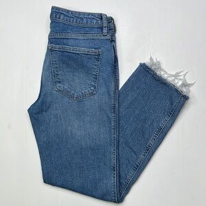 FREE PEOPLE WOMAN’S MEDIUM WASH JEAN FRAYED HEM SZ 27